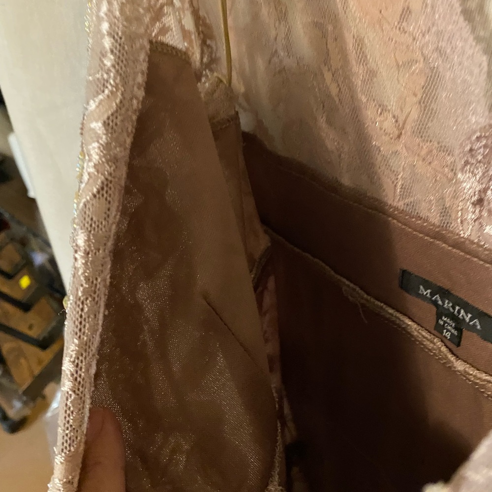Taupe lace with sequins cap sleeve dress - Picture 6 of 6